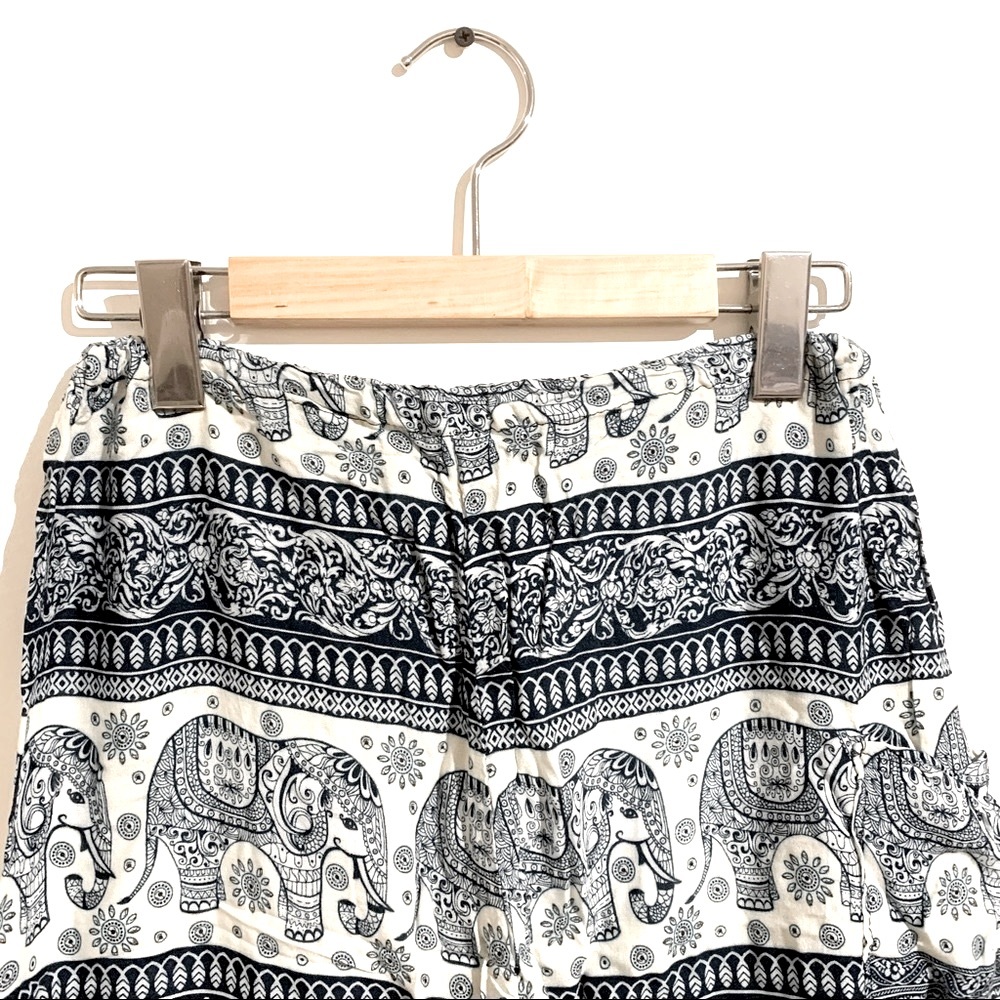 🍒2/20$ Elephant print South East Asian pants